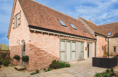 Priors Marston Cottage | The Coach House at Holy Well - sleeps 6 guests in 3 bedrooms