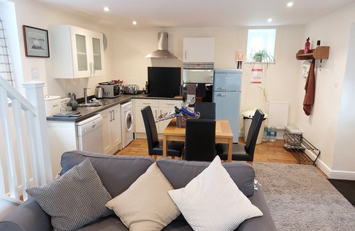 Canonbie Cottage | THE COACH HOUSE, CANONBIE, pet friendly, with a garden in Langholm