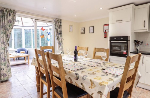 Pant House | THE COACH HOUSE, pet friendly, with hot tub in Llanymynech