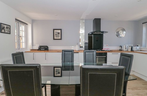 Lyme Regis House | THE COACH HOUSE, pet friendly, with a garden in Lyme Regis