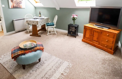 Newent House | THE COACH HOUSE, romantic in Newent