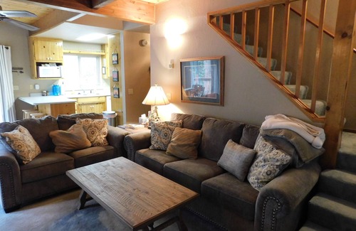 Cold Springs Cabin | The Cold Fisherman 297 4 Bedroom Cabin by Redawning
