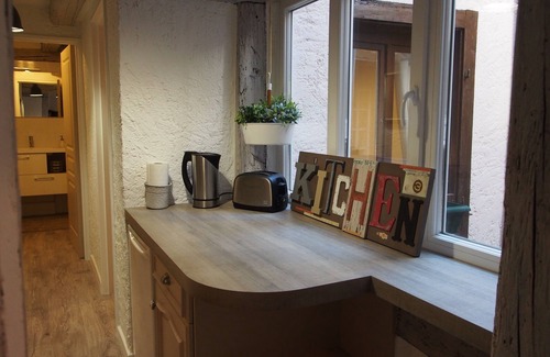 Old Town Apartment | THE COLMAR HYPER CENTER TANKERS WORKSHOP