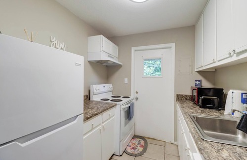 Pascagoula Apartment | The Colonial Cove: Your Relaxing Gulfside Getaway
