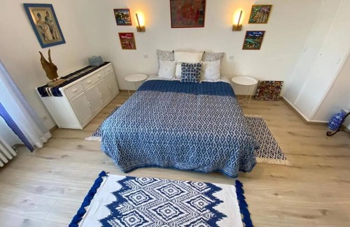 Commarin Bed & Breakfast | The colors of Commarin Chambre Blanche