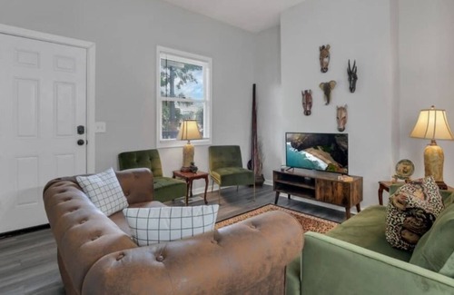 Columbus House | The Columbus Station Cottage