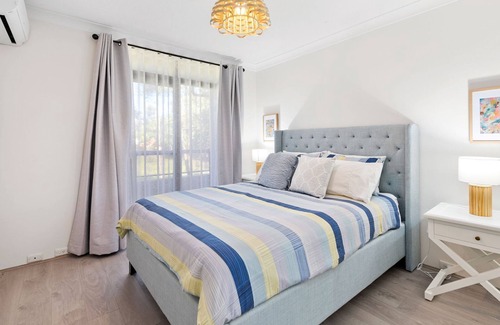 Nelson Bay Apartment | The Commodore - Quaint Abode in Nelson Bay