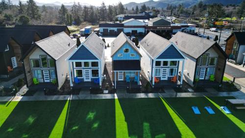 Seaside Villa | The Commons - Urban Coastal Lodging