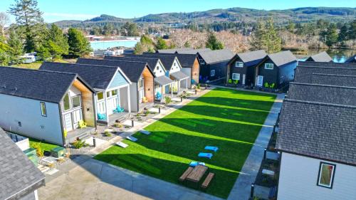 Seaside Villa | The Commons - Urban Coastal Lodging