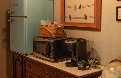 Stephenville House | The Compass South, The Travelers Stay Near TSU