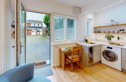 Oxford House | The Conifer Studio | Oxford Holiday Let | 1 Bed & Sleeps 1