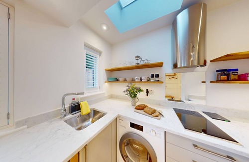 Oxford House | The Conifer Studio | Oxford Holiday Let | 1 Bed & Sleeps 1