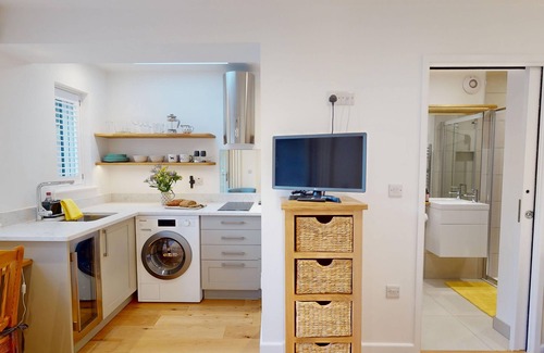 Oxford House | The Conifer Studio | Oxford Holiday Let | 1 Bed & Sleeps 1