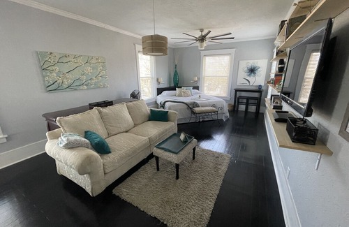 Brazos House | The Conner House- Historic Waco Home minutes from Magnolia and Baylor