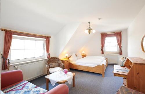 Schwalefeld House | The Conscious Farmer Bed and Breakfast Sauerland