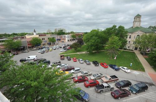 Centerville Hotel | The Continental Hotel