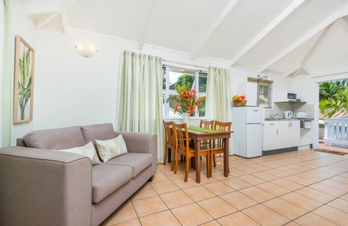 Arorangi Apartment | The Cooks Oasis