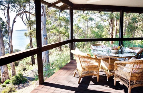 Ocean Beach Cottage | The Coombe is abundant;y equipped, perfectly situated for all the day trips