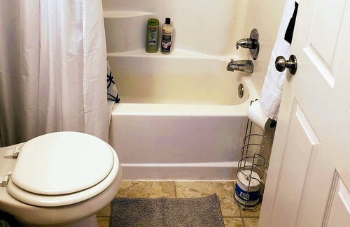 Paola Apartment | The coop a unique apartment in small town Kansas with all the amenities of home