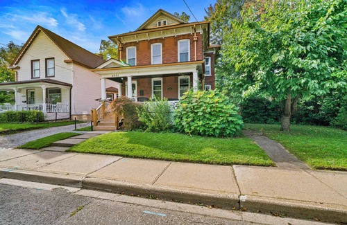 Niagara Falls House | The Copper Penny house - Walking Distance to Falls!