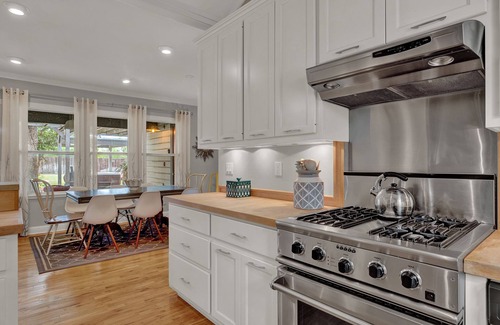 Fredericksburg House | The Coral Door | Hot Tub | Fire Pit