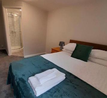 Southampton House | The Coral Guest House Southampton, Family rooms, Suitable for Contractors