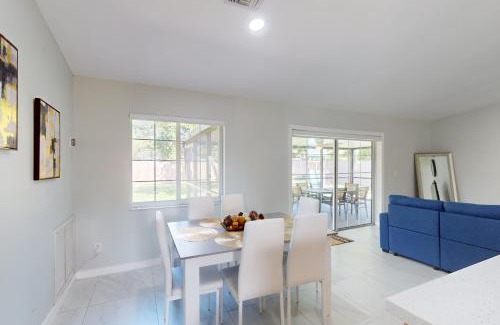 Lauderhill House | The Coral Wave