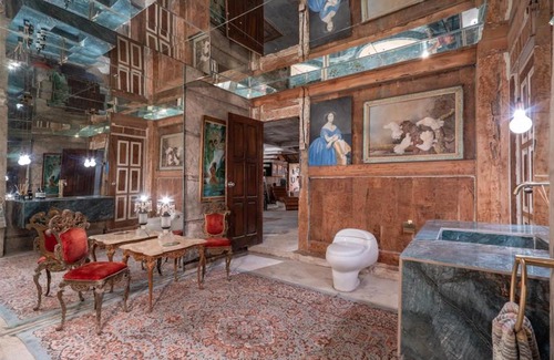 Batu Bolong Hotel | The Corduroy Hotel