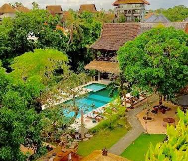 Batu Bolong Hotel | The Corduroy Hotel