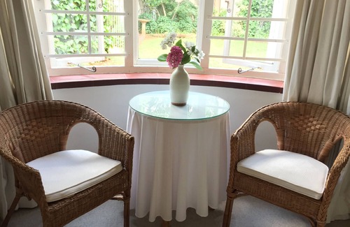 Parkview Cottage | The Corner House - 3 bedrooms, Private garden and pool in Parkview