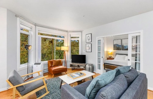 Belltown Apartment | The Corner Nest at Belltown