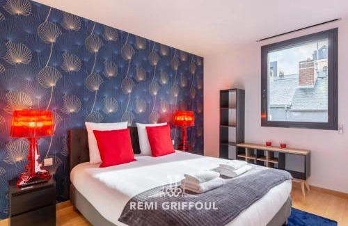 Honfleur House | The Cosmopolitan Architect Design Home with Rooftop Jacuzzi 8 Guests
