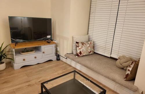 Chippenham House | The Cosy Coach House