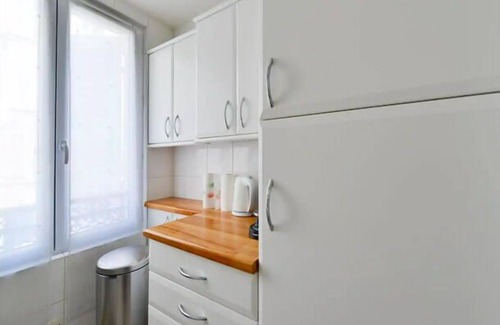 Faubourg Saint-Germain Apartment | The Cosy Cocon Close to Eiffel Tower & Invalides