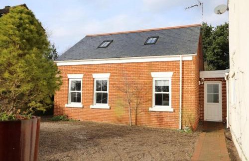 Martham Apartment | The Cosy West Wing, dog friendly