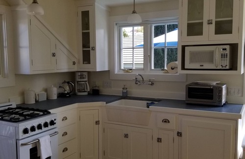 St. George House | The Cottage above the Carriage House