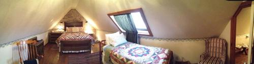 St. George House | The Cottage at 241 North