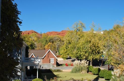 St. George House | The Cottage at 241 North