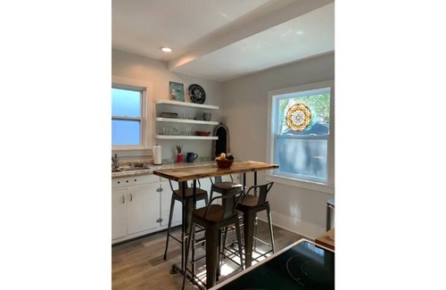 Lincolnville Cottage | The Cottage at Kings Ferry Cottage - The Place to Be!
