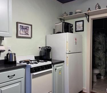 Southwest House | The Cottage at Pineapple House
