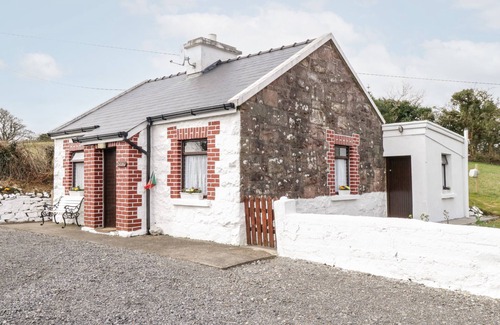 Newport Cottage | THE COTTAGE, family friendly, with open fire in Newport, County Mayo