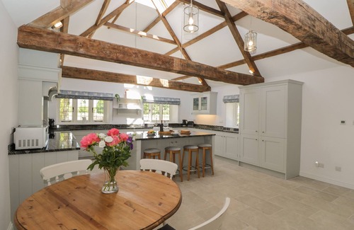 Malmesbury House | THE COTTAGE, family friendly, character holiday cottage in Sherston