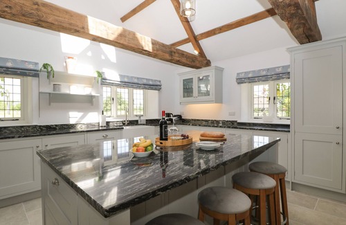 Malmesbury House | THE COTTAGE, family friendly, character holiday cottage in Sherston