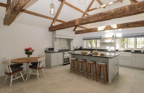 Malmesbury House | THE COTTAGE, family friendly, character holiday cottage in Sherston