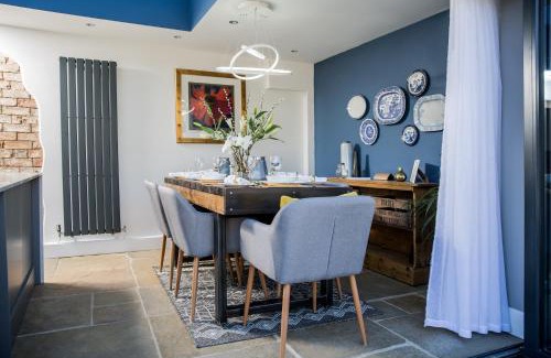 Mangotsfield House | The Cottage, Gretton (Cotswolds)