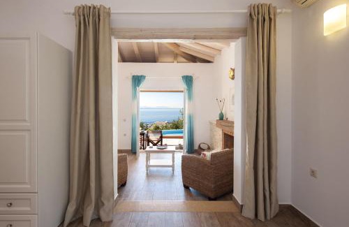 Katavolos Villa | The cottage, Kaminaki Beach