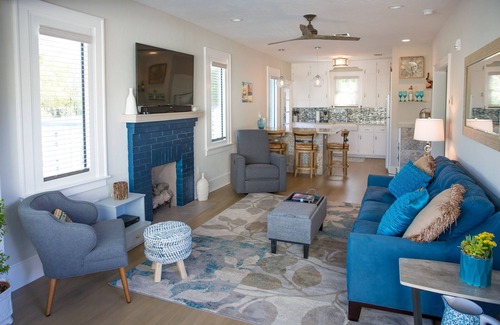 Laurel Park Cottage | The Cottage Next Door Best Downtown location in Sarasota