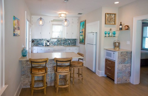 Laurel Park Cottage | The Cottage Next Door Best Downtown location in Sarasota