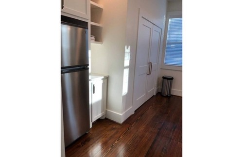 Brenham Cottage | The Cottage on Main