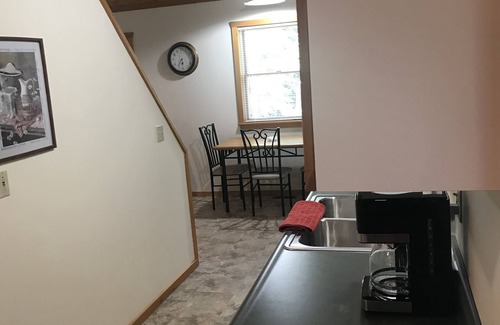 Posen House | The Cottage on Pine Ln @ Hemlock Hills on Mill Pond, near Sunken Lake w/2 kayak